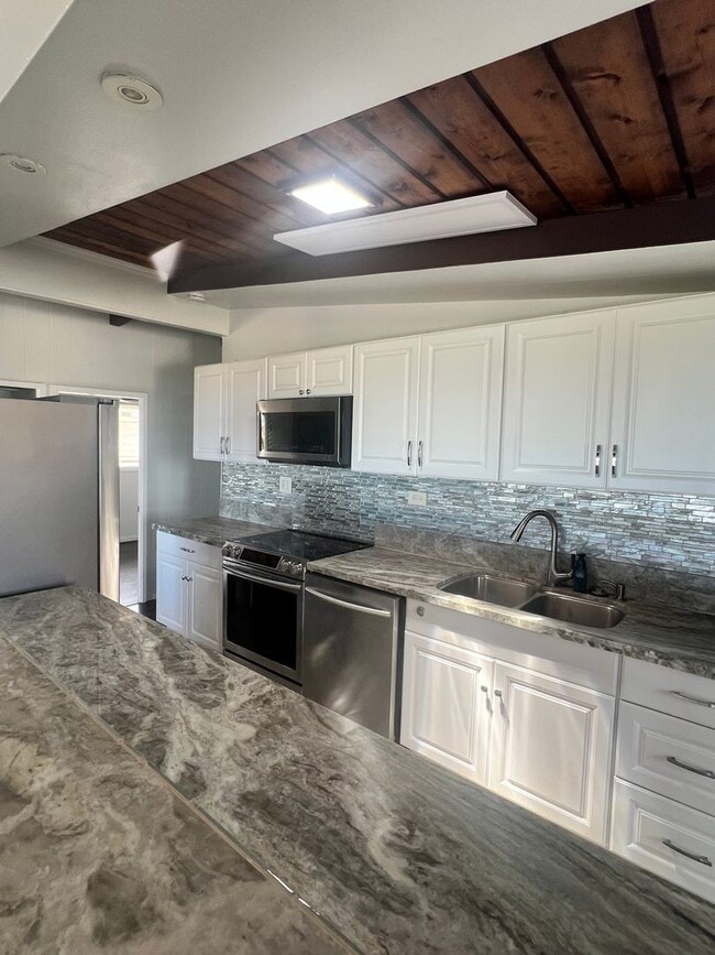 Building Photo - Scenic Island Living with Unmatched Conven... Rental