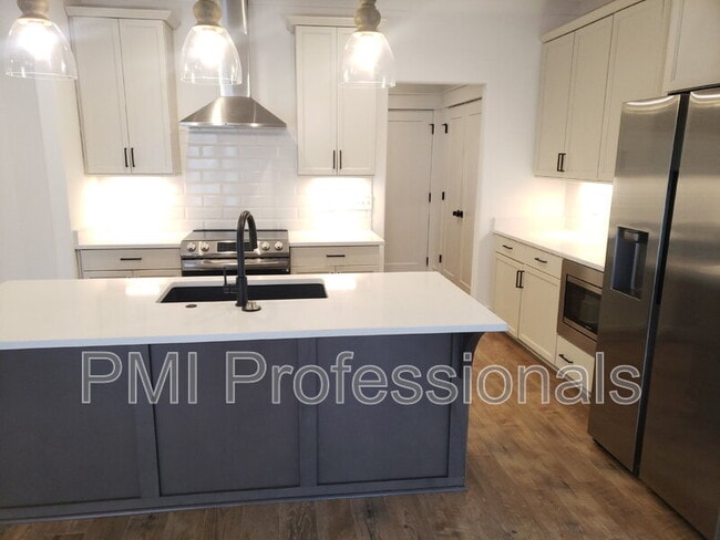 Photo - 227 S Bilbro Ave