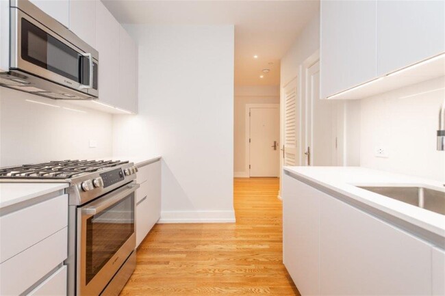 Photo - 15 Forest St Apartments