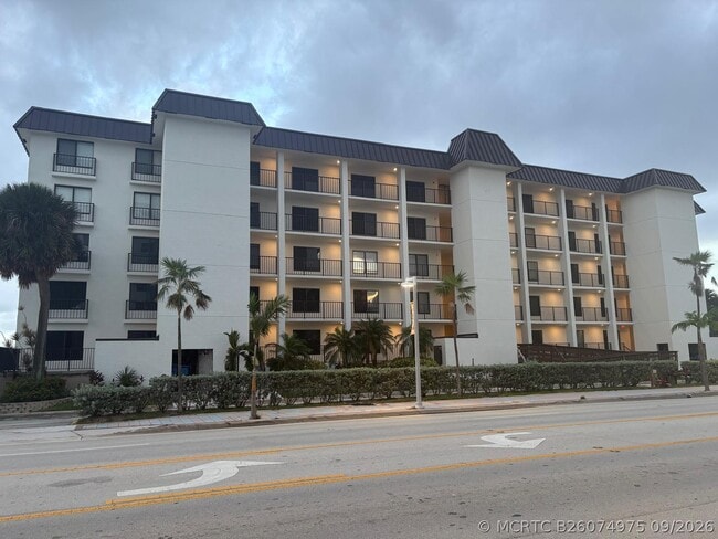 3200 N Ocean Dr Unit 206