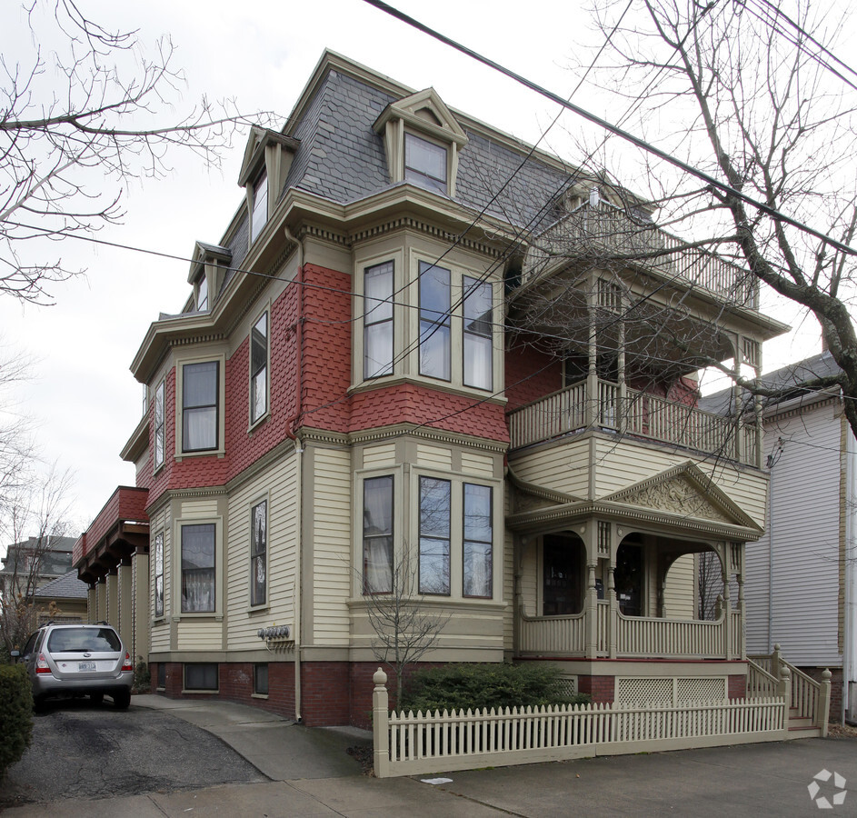 Photo - 78-80 Dexter St Apartments