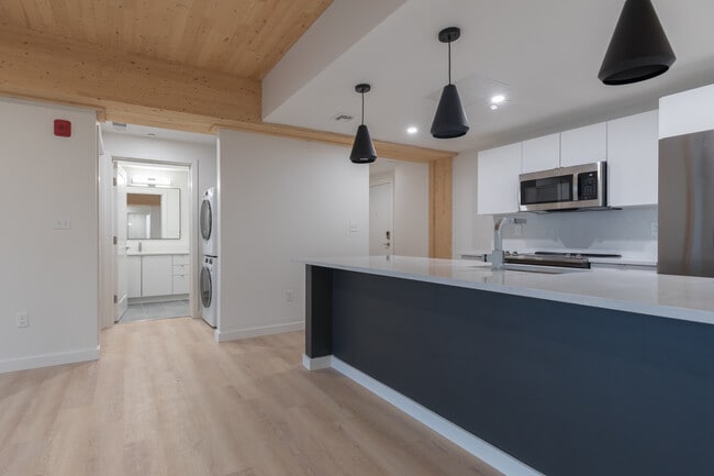 Photo - 11 E Lenox St Unit 2