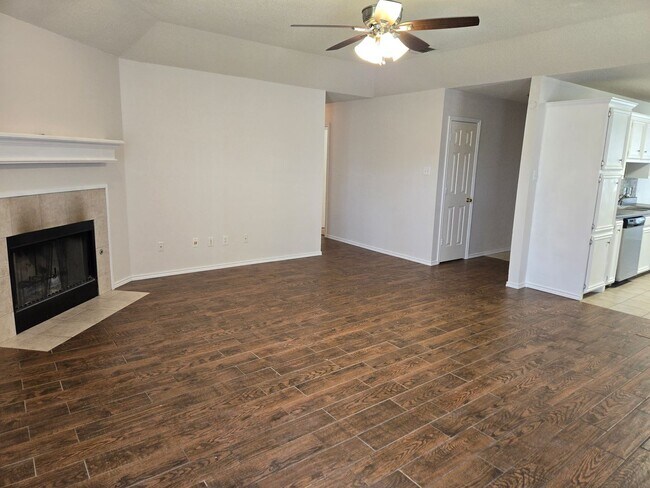 Photo - 401 Justice Ave