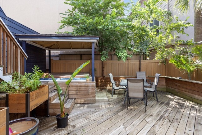 Photo - 2415 Dunlavy St Unit 1/2