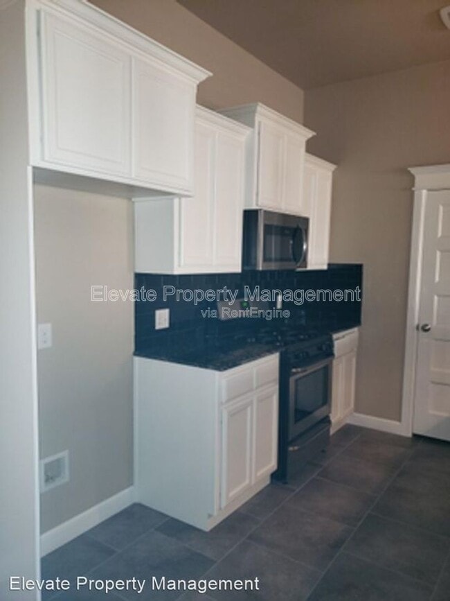 Photo - 2214 Kintyre Rd
