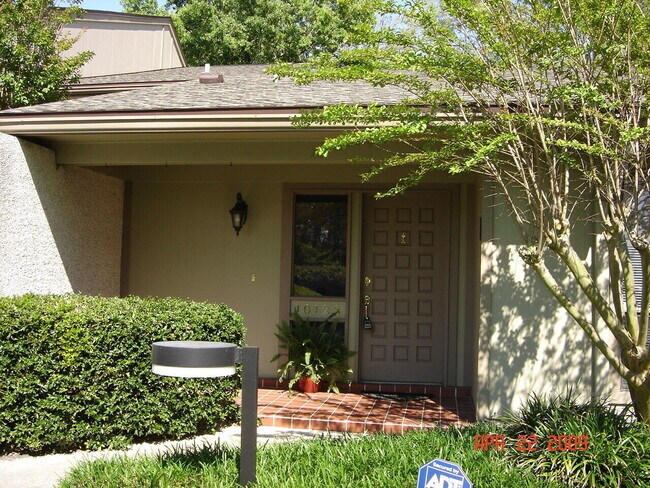 10123 Cross Green Way
