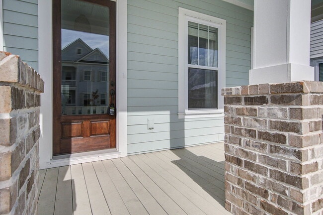 Photo - 1636 Juliana St