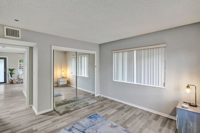 Photo - 335 SW 20th St