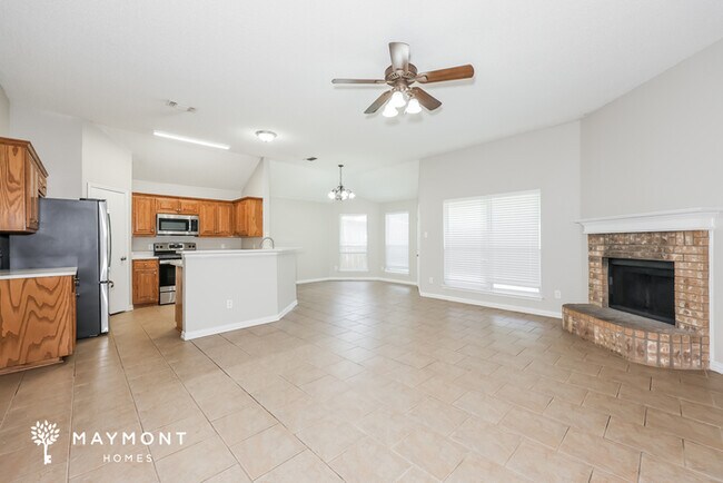 Photo - 605 Crestview Ct