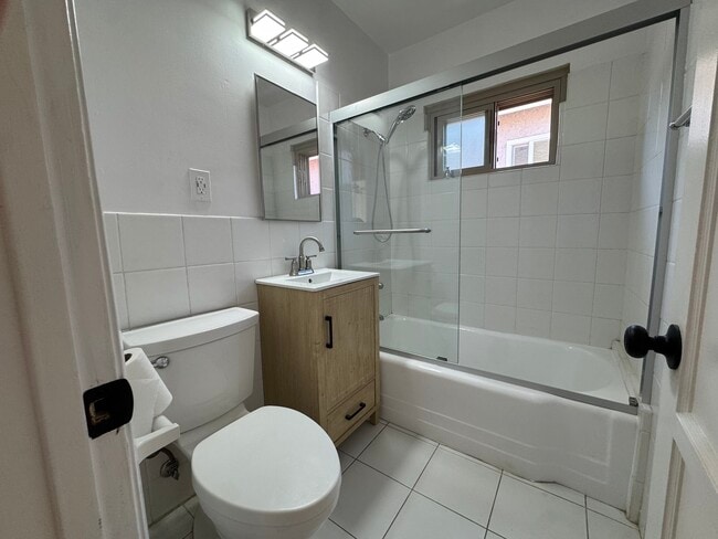 Photo - 10817 Cantara St