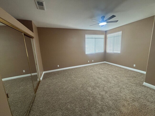 Photo - Beautiful 2-Bedroom Upper Corner Unit Townhome in Stevenson Ranch!
