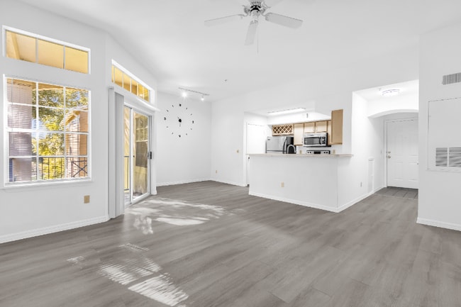 Photo - 7360 Westpointe Blvd Unit APT. 131