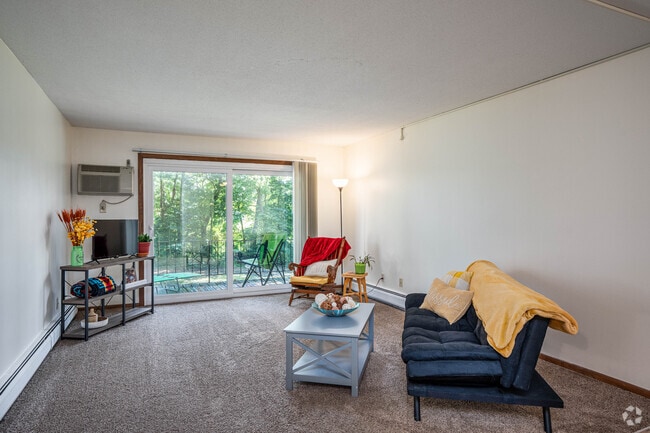 2BR, 1BA - 984SF - Living Room