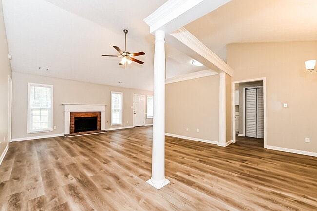 Photo - 125 Gingerbread Pl