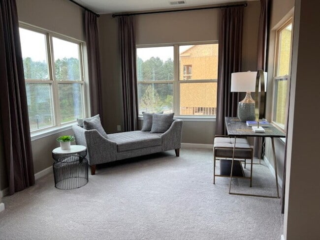 Photo - 209 Commons Ave