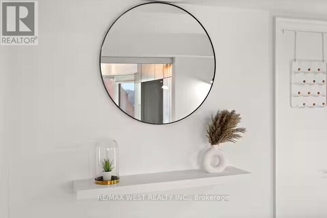 Photo - 155 Yorkville Ave Unité 501