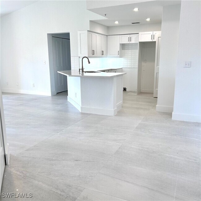 Photo - 8275 Ibis Club Dr Unidad 705