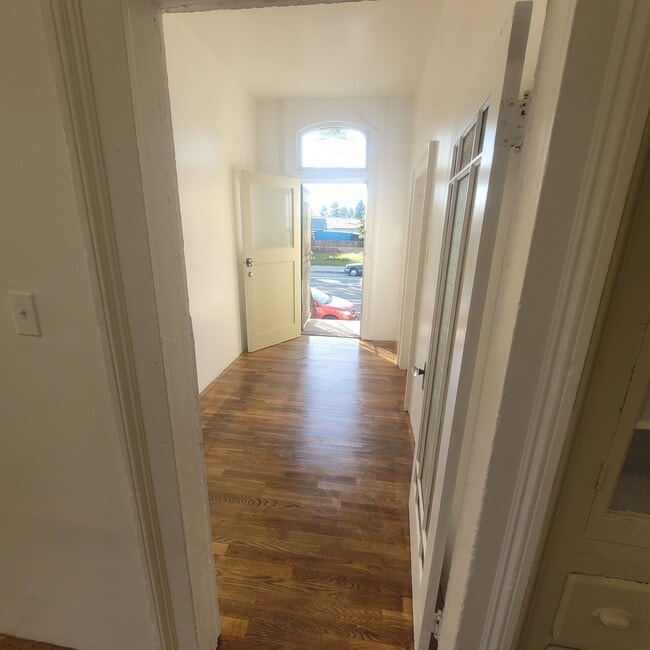 Photo - 914 Martin Luther King Jr Way