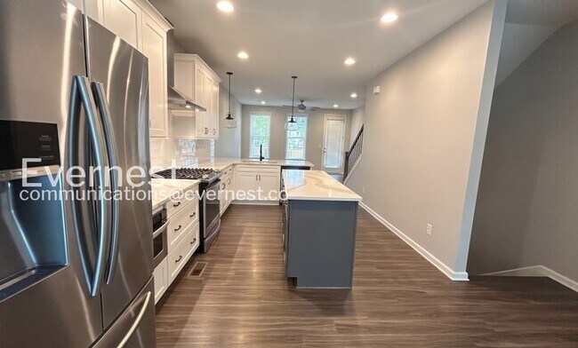 Photo - 764 Cady Way
