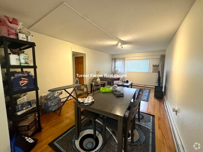Building Photo - 83 Trowbridge St Rental