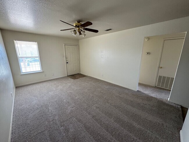 1003 Circle M Dr Unit B