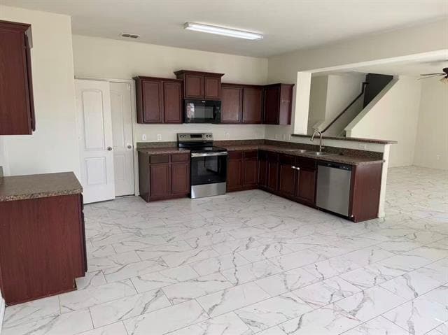 Photo - 1806 Douglas St