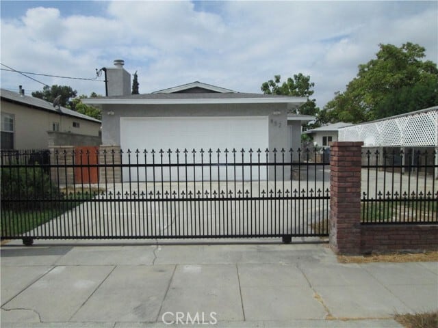 Building Photo - 852 N Davidson Ave