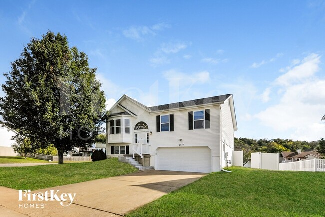 Building Photo - 2487 Waterfront Dr