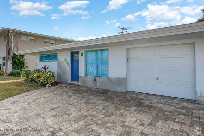 Building Photo - 205 6th Ave Rental