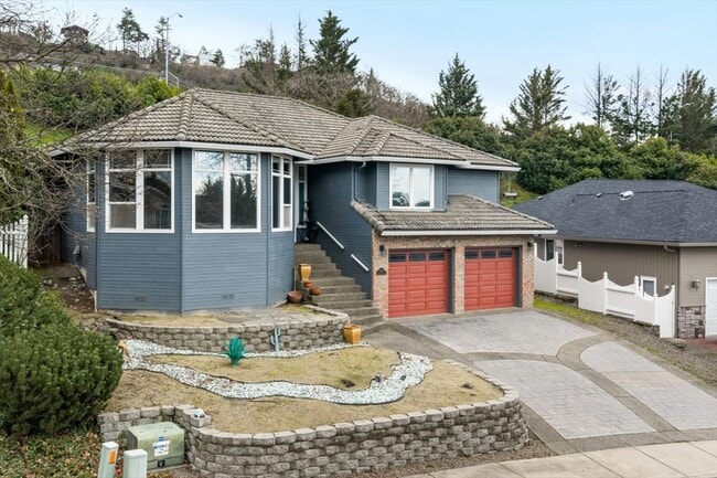 Photo - 4388 Innsbruck Ridge