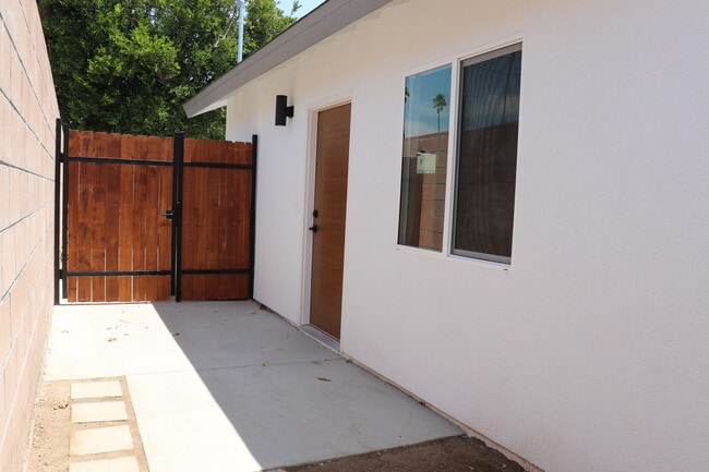 Photo - 9500 Penfield Ave Unidad B