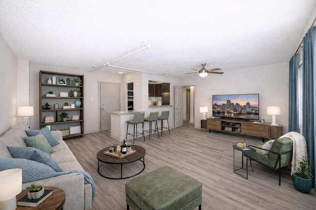 Building Photo - 500 Fifth