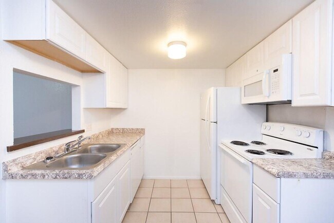 Photo - Available Century Condos #101 Unidad 101
