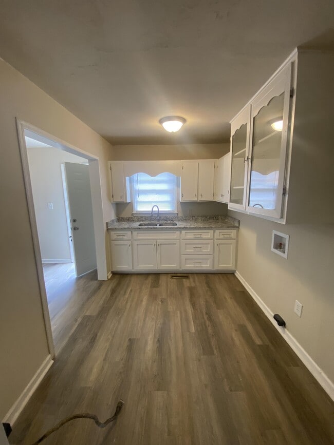 Photo - 3543 Plymouth Dr