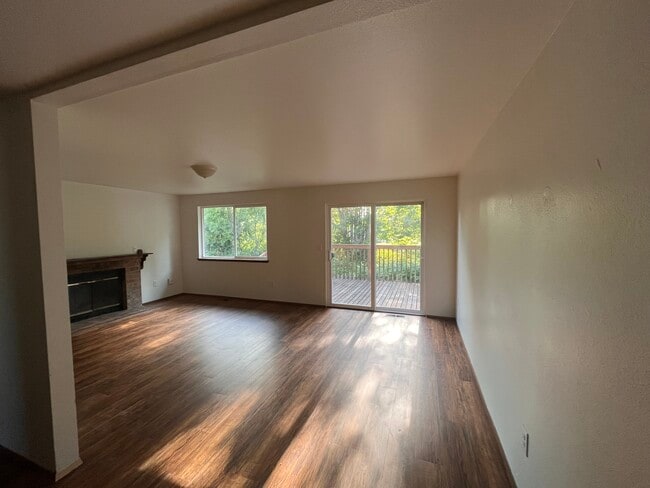 Building Photo - 3809 Maple Ave Unit 3809