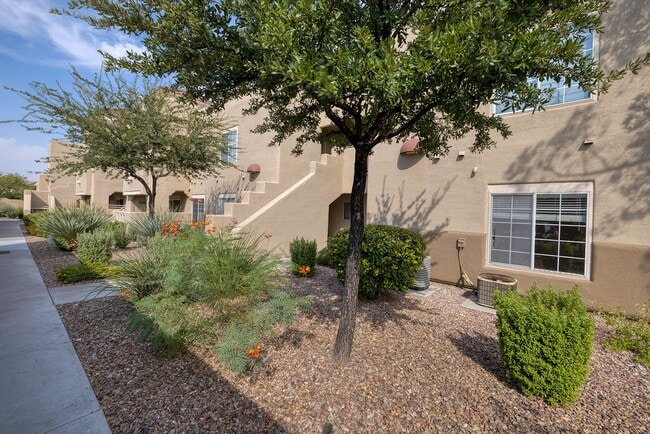 Photo - Gated First Floow Summerlin Condo - 2 Bedr...