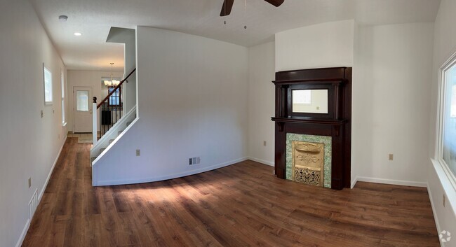 Building Photo - Newly Remodeled 2 Bedroom House