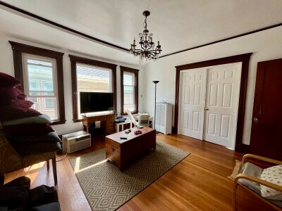 Building Photo - 100 W Adams St Unit 2