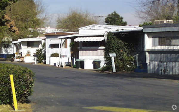 Thunderbird Lodge Mobile Home Park - Thunderbird Lodge Mobile Home Park