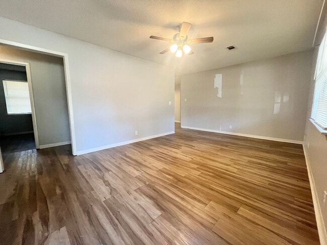 Photo - 114 Willow Loop
