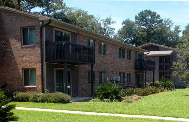 Mossy Oaks Village