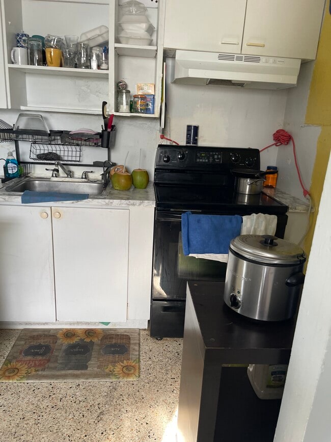 Photo - 525 SW 6th Ct Apartment Unit no name