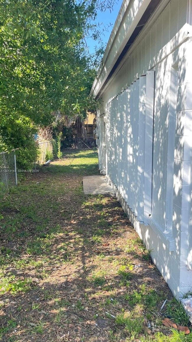 Photo - 2908 Dunbar St