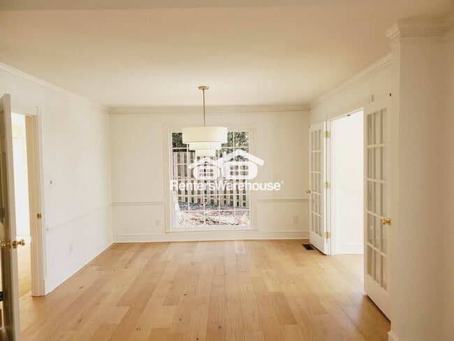 Photo - 4325 Sprucebough Dr