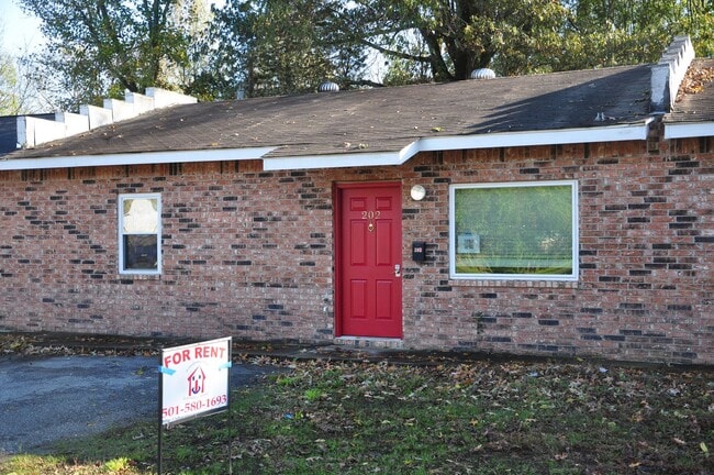 Building Photo - 202 Tucker Inn