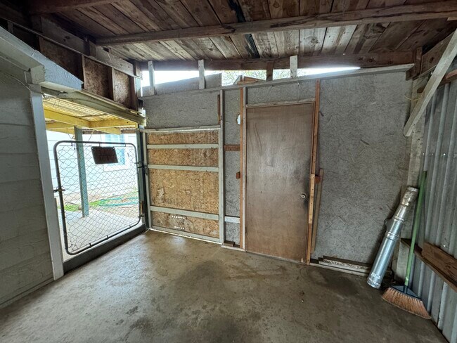 Photo - 101 S 8th Ave