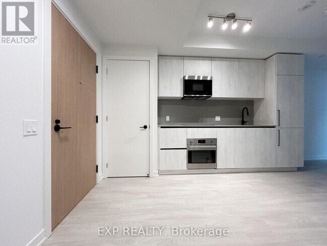 Photo - 35 Parliament St Unit 918