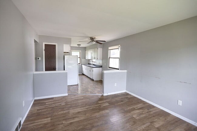 Photo - 136 72nd St SE
