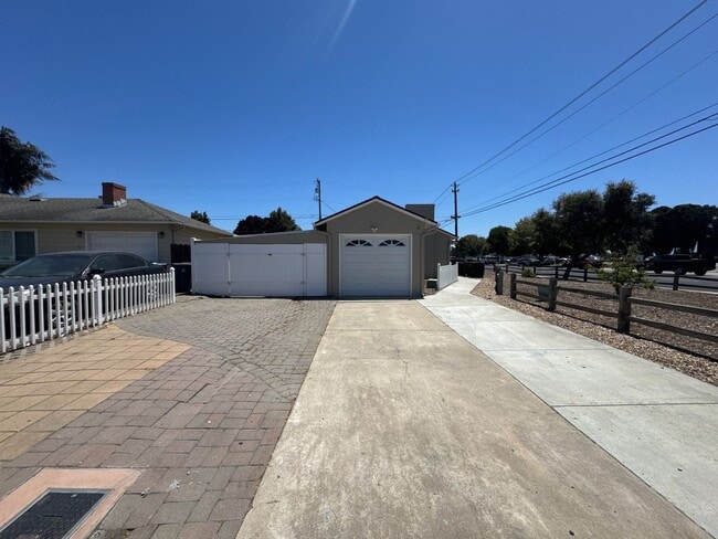 Photo - Updated 2 Bed / 1 Bath Home with Garage & Private Fenced Yard