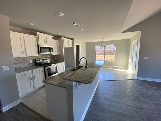 Photo - Beautiful Home in Bentonville - Prime Loca...